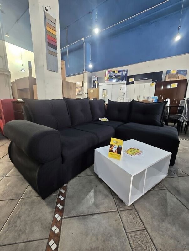 MYV Amoblamientos cuenta con más de 20 años de experiencia en el rubro. Somos fabricantes de livings y juegos de comedor, e importadores de muebles, ofreciendo productos de calidad, diseño y excelente relación precio-beneficio. Trabajamos para brindar a nuestros clientes la mejor atención y muebles que combinan confort, durabilidad y estilo. 🚚 Enviamos a todo el país.