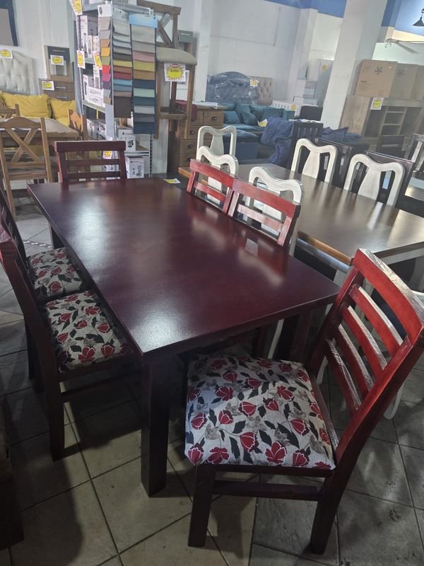 JUEGO DE COMEDOR CON 6 SILLAS  + MESA GRIEGO
