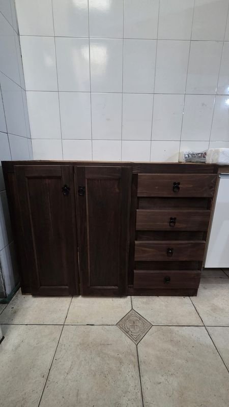 BAJO MESADA EN MADERA